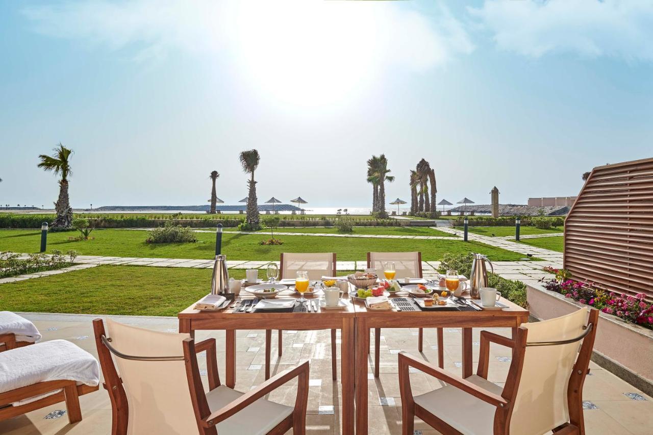 Four Seasons Hotel Alexandria At San Stefano Zewnętrze zdjęcie The beach at the hotel