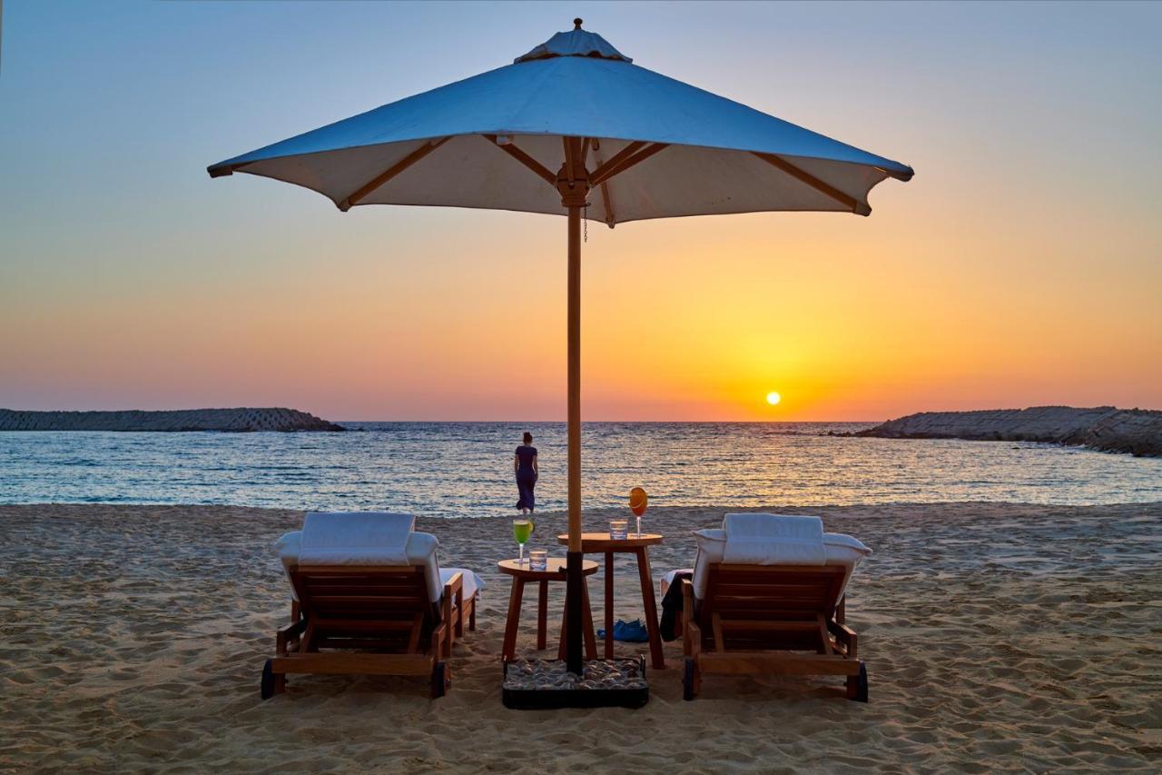 Four Seasons Hotel Alexandria At San Stefano Zewnętrze zdjęcie Sunset at the beach
