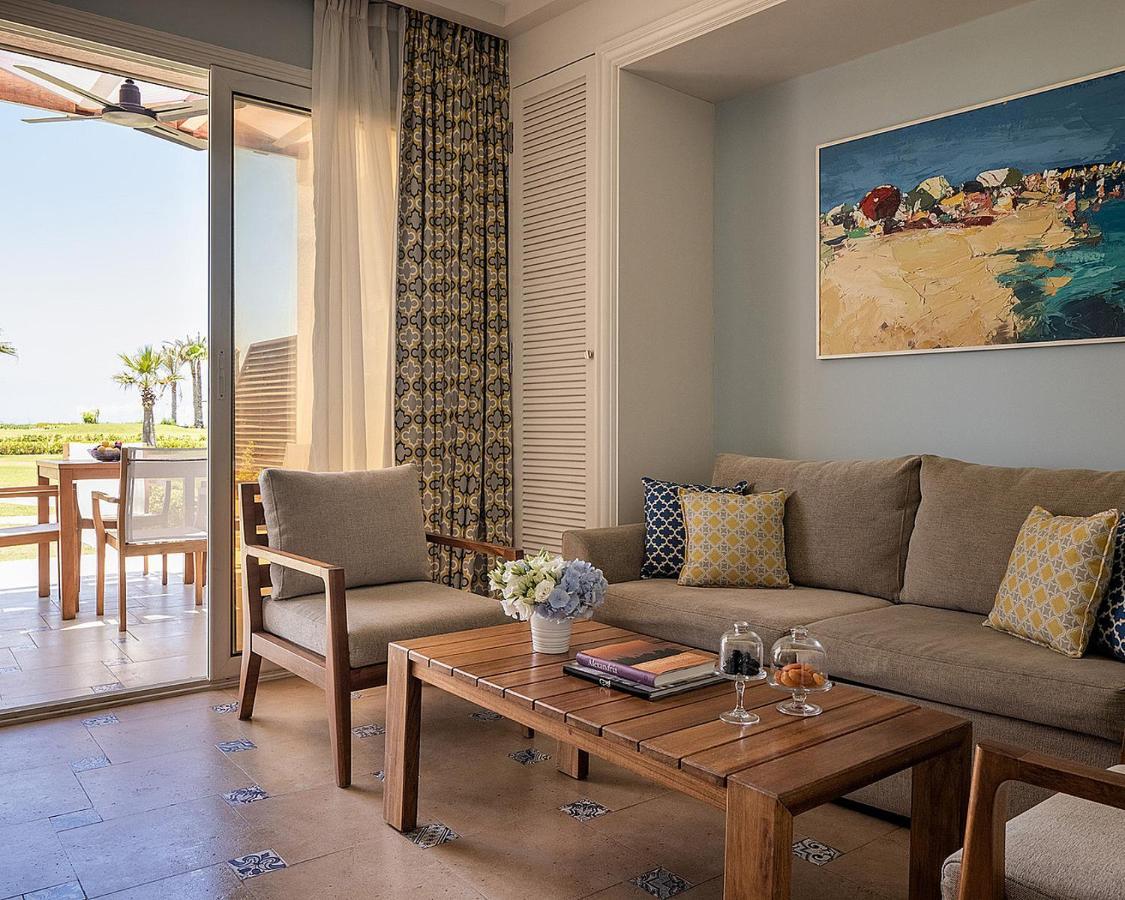 Four Seasons Hotel Alexandria At San Stefano Zewnętrze zdjęcie A living room at the resort