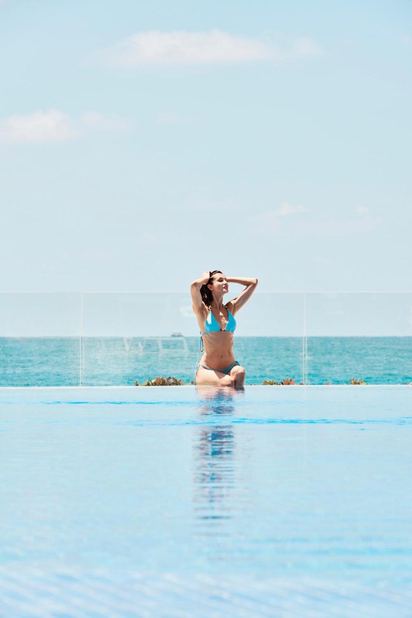 Four Seasons Hotel Alexandria At San Stefano Zewnętrze zdjęcie Infinity pool at the Iberostar Grand Hotel Bávaro, Dominican Republic