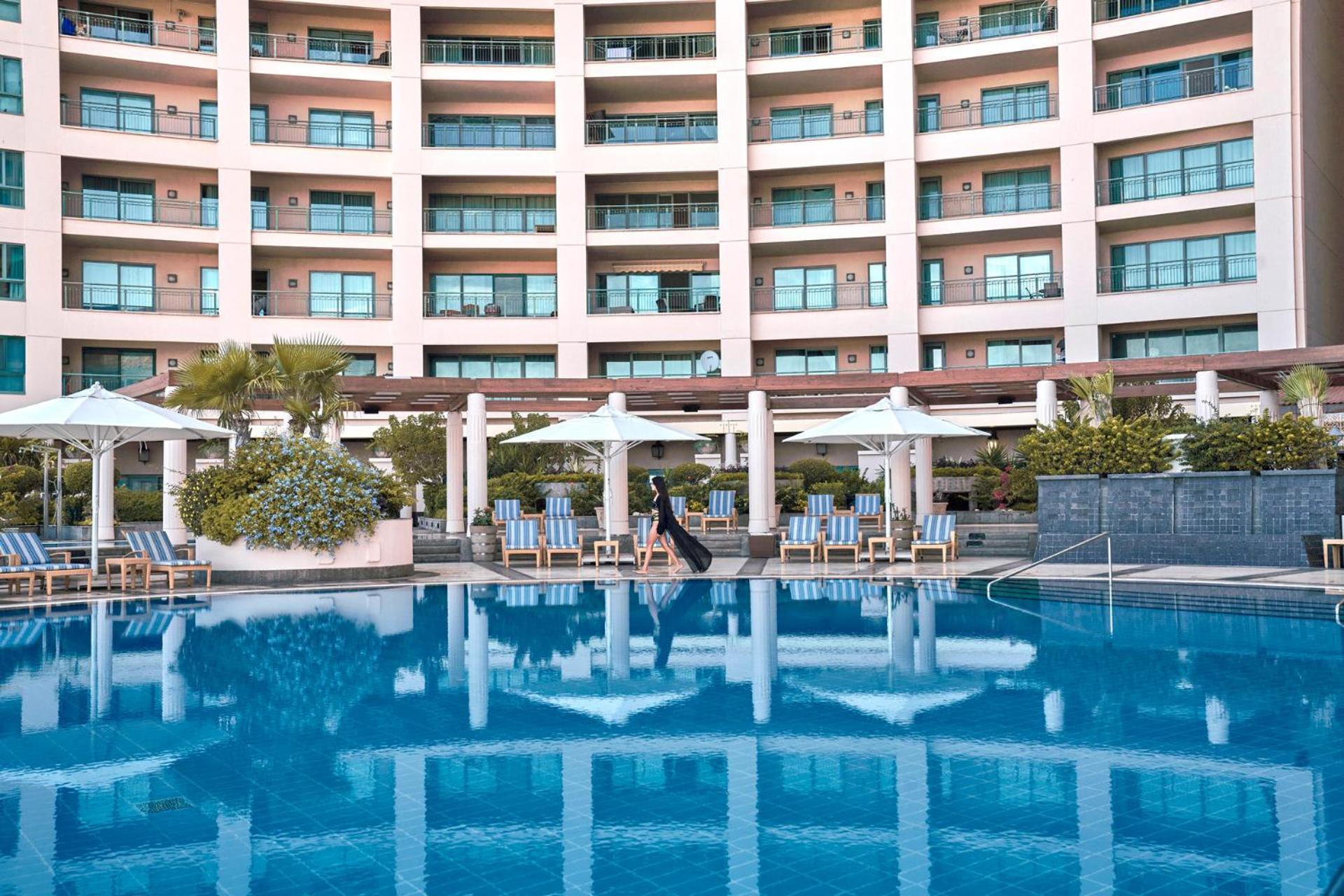 Four Seasons Hotel Alexandria At San Stefano Zewnętrze zdjęcie The pool at the Jumeirah Beach Hotel